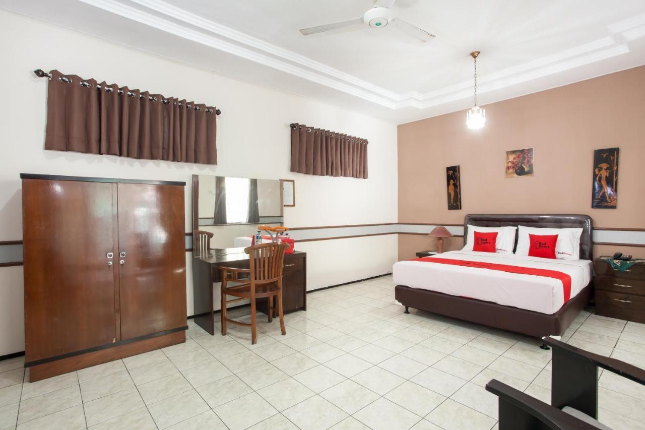 Reddoorz Near Balai Kota Malang Hotel Exterior photo