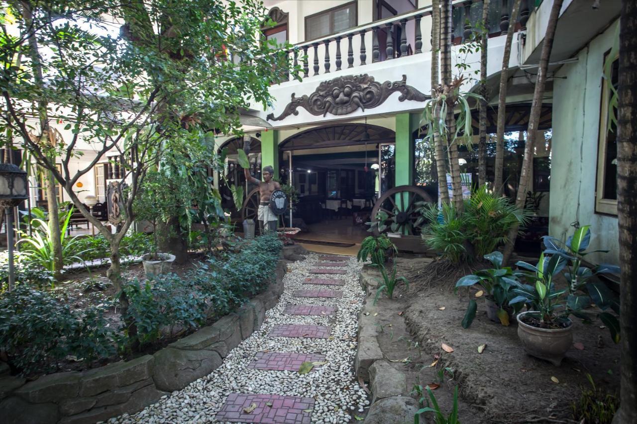 Reddoorz Near Balai Kota Malang Hotel Exterior photo